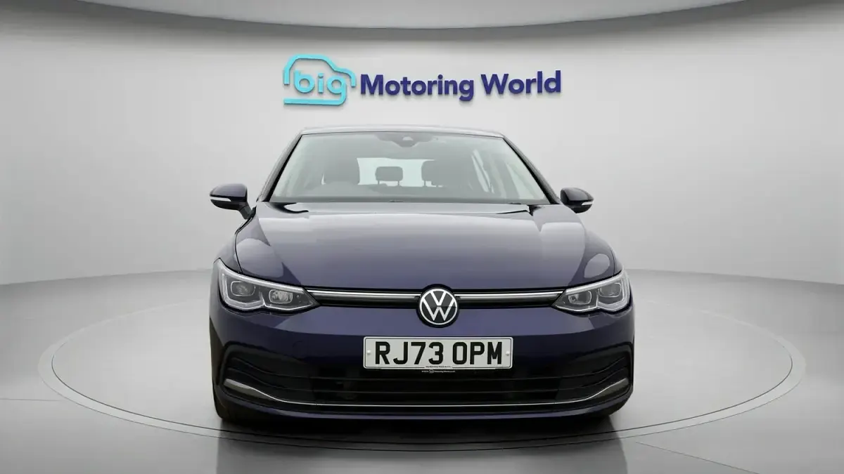 Used VW Golf VIII Style 201 HP (147 kW) 2023 Blue Hatchback