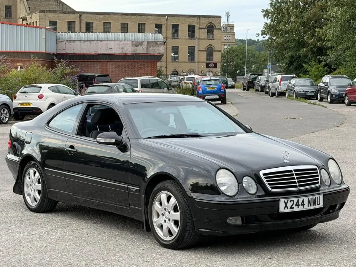 Used Mercedes CLK230 Avantgarde 2000 Black Coupe