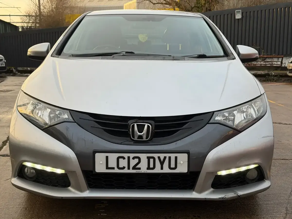 Used Honda Civic ES 150 HP (110 kW) 2012 Silver Hatchback