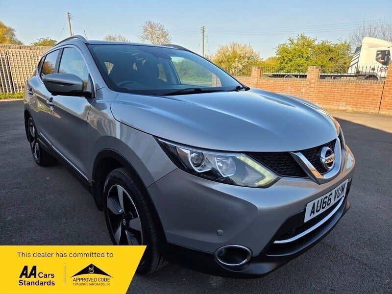 Silver Used 2016 Nissan Qashqai N-Connecta SUV | £8,495 (Fair price) - Image 1/3