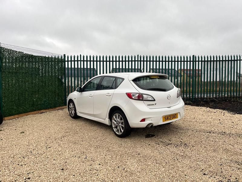 Used Mazda 3 105 HP (77 kW) 2013 White Hatchback