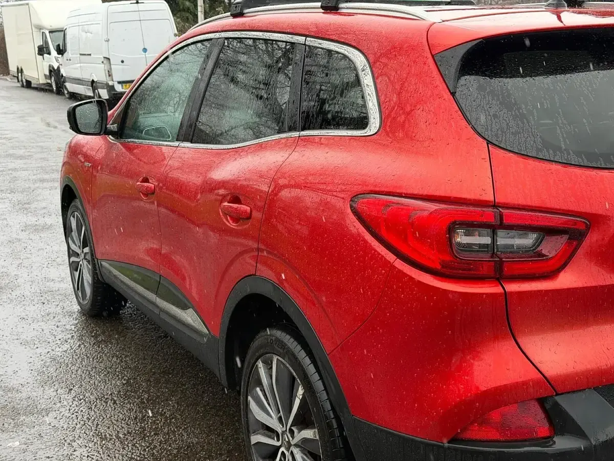 Begagnad Renault Kadjar Signature 130 HK (95 kW) 2016 Röd SUV