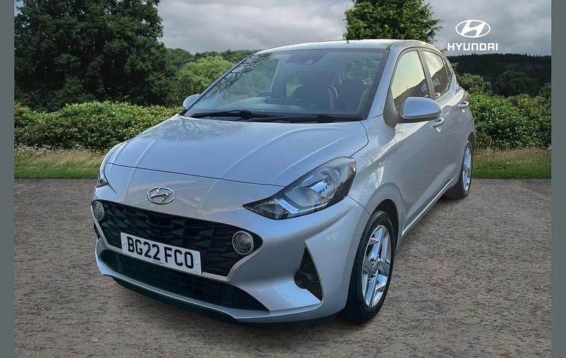 Used Hyundai i10 SE 65 HP (47 kW) 2022 Silver Hatchback
