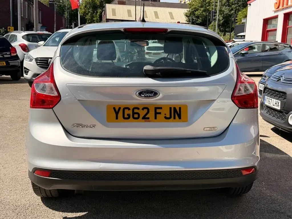Used Ford Focus Titanium 105 HP (77 kW) 2012 Silver Hatchback