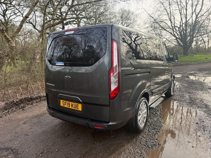 Used Ford Tourneo Titanium 130 HP (95 kW) 2019 Grey MPV