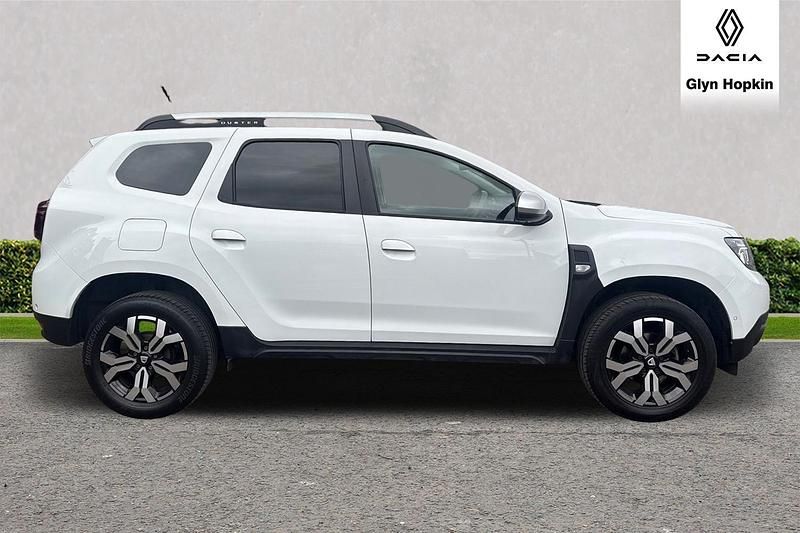Used Dacia Duster Prestige 90 HP (66 kW) 2022 White SUV