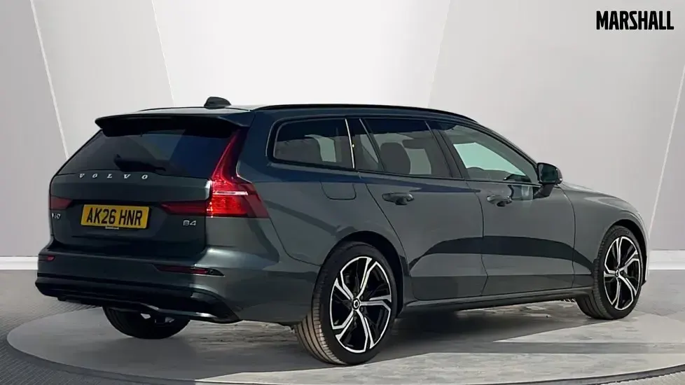 Usado Volvo V60 Plus 197 CV (144 kW) 2026 Verde Familiar