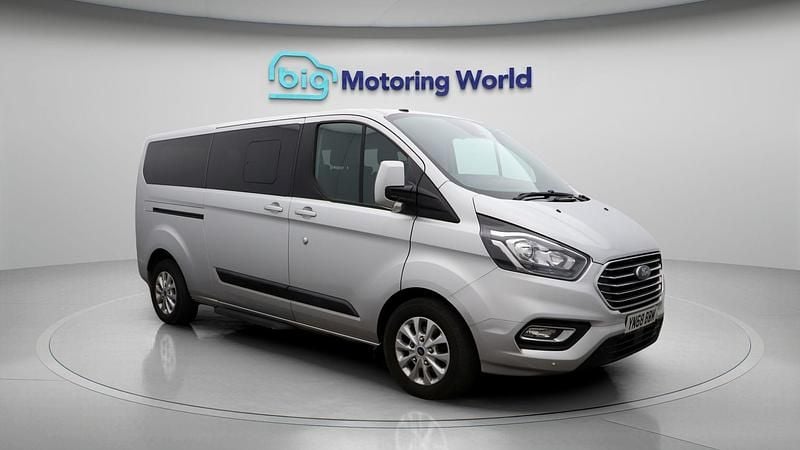 Used 2019 Ford Tourneo Custom Zetec Van | £21,600 (Fair price) - Image 1/4