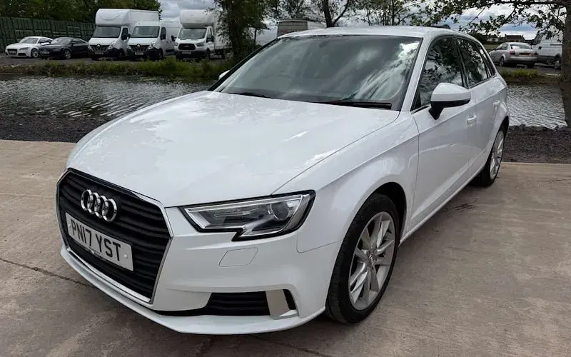 Usado Audi A3 Sportback Sport 116 HP (85 kW) 2018 Citadino