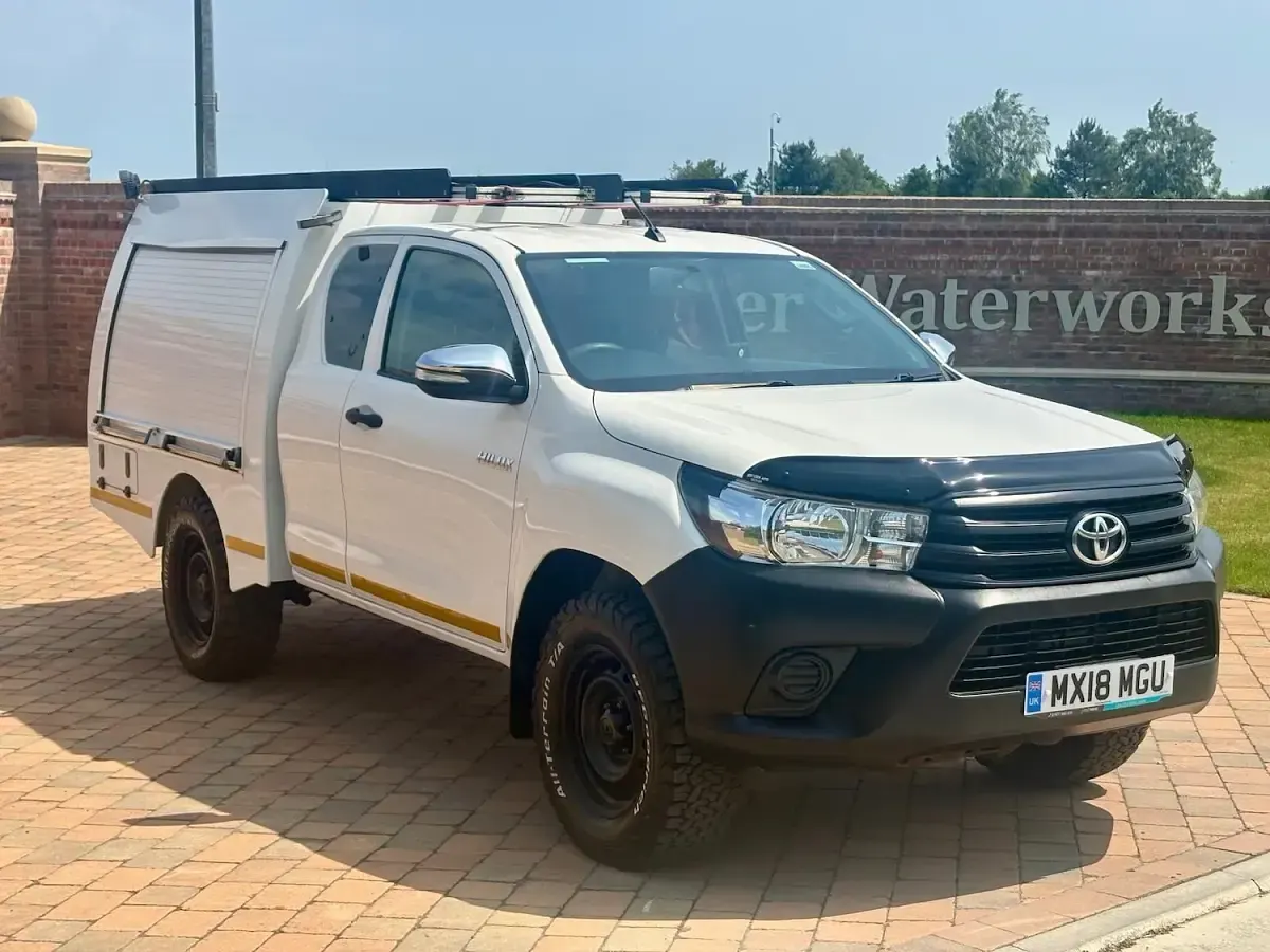 Used Toyota HiLux Active 150 HP (110 kW) 2018 White Pickup
