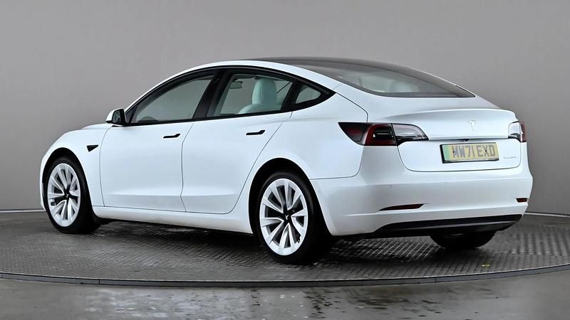 Used Tesla Model 3 Long Range AWD 258 kW (351 HP) 2021 White Sedan