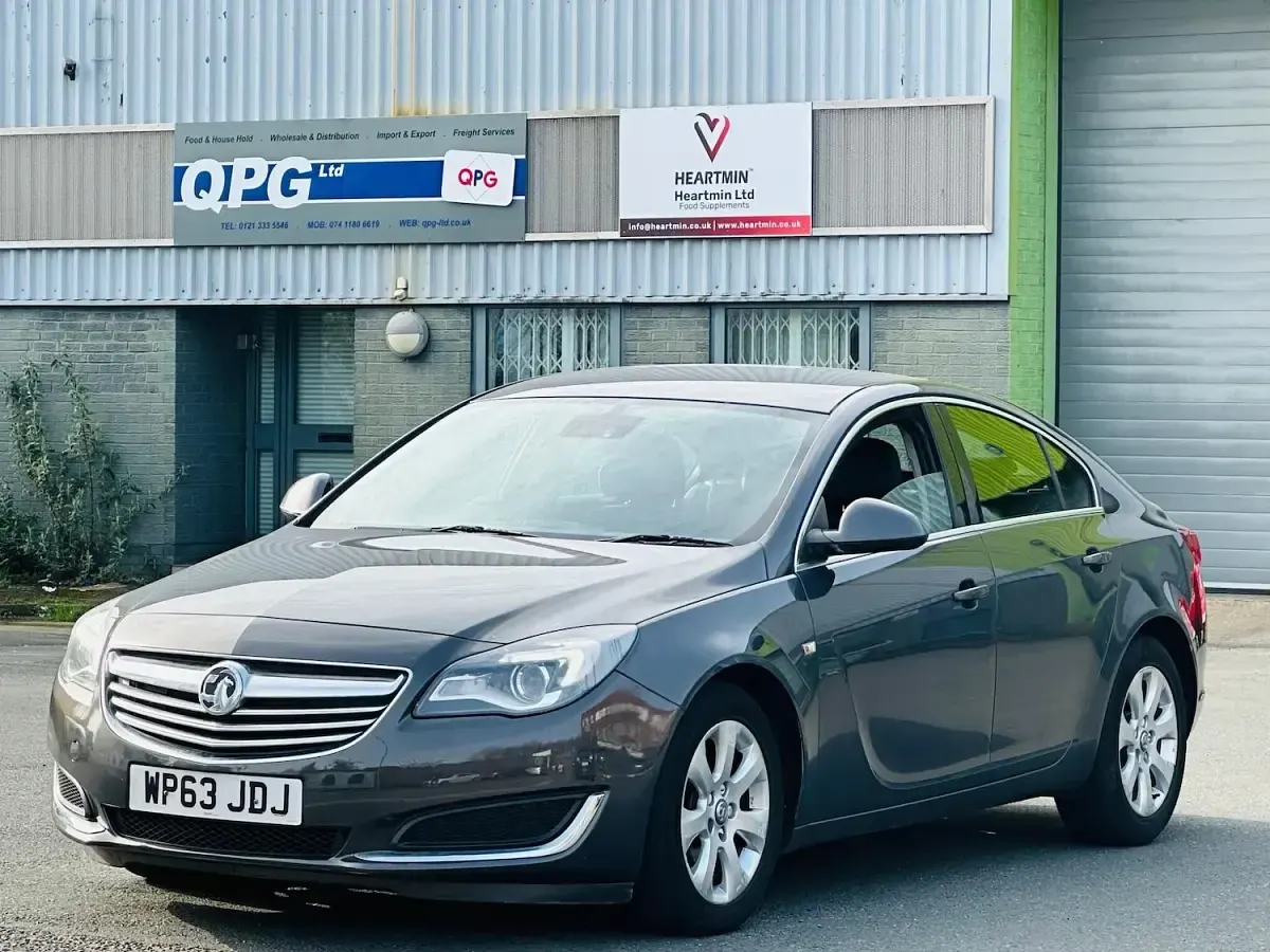 Used Vauxhall Insignia S 140 HP (102 kW) 2013 Grey Hatchback