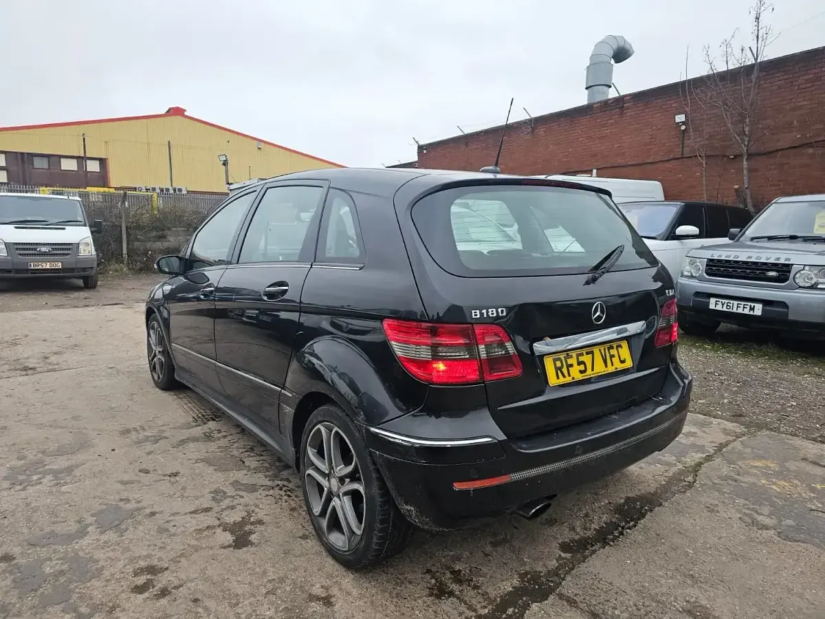 Used Mercedes B180 SE 109 HP (80 kW) 2007 Black MPV