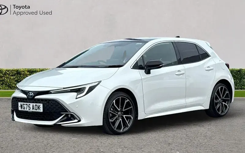 Used Toyota Corolla 140 HP (102 kW) 2026 Hatchback