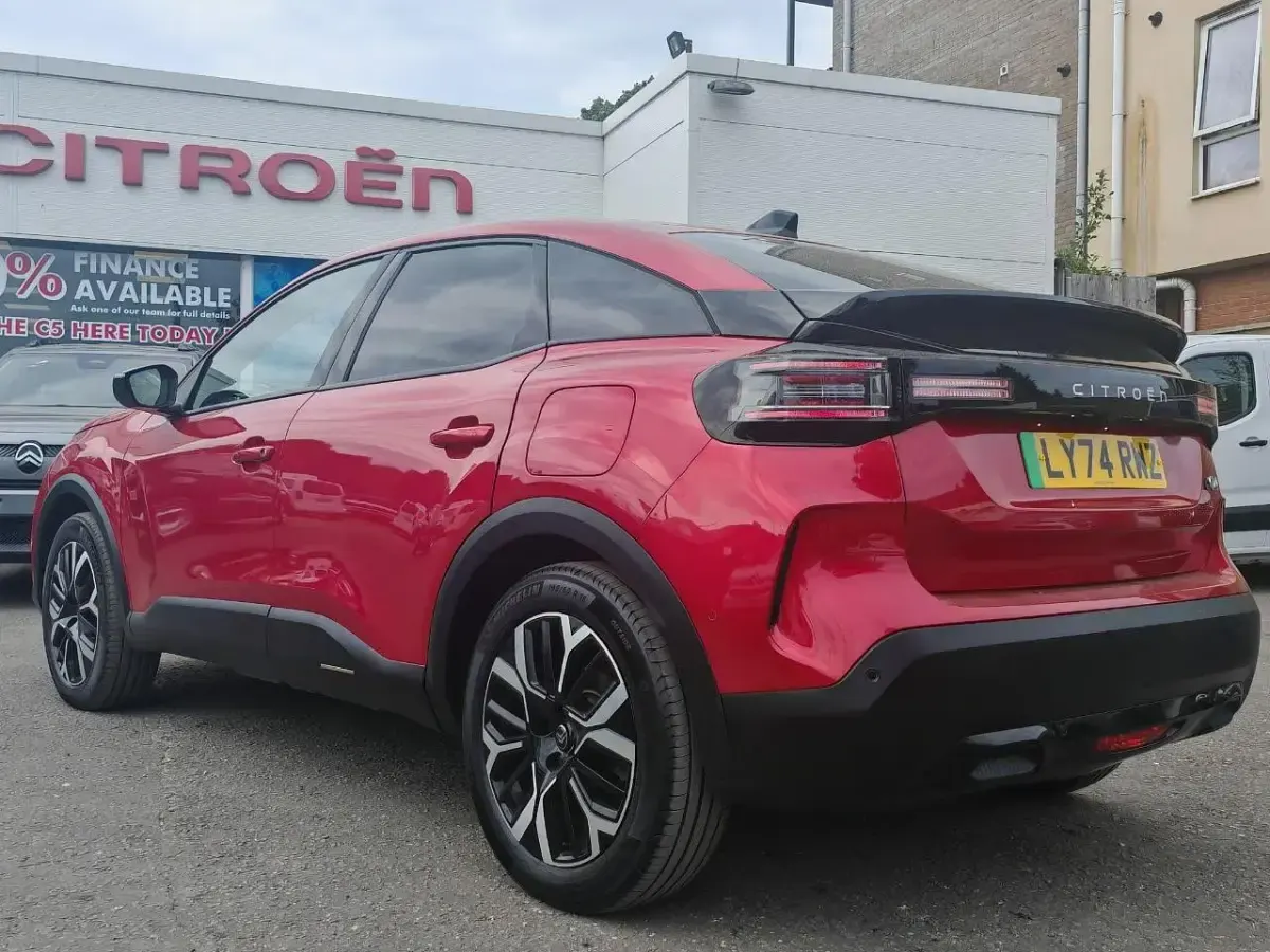 Used Citroën e-C4 113 kW (154 HP) 2025 Red Hatchback