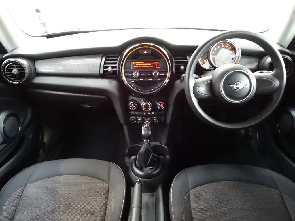 Used Mini Cooper Hatch 136 HP (100 kW) 2014 White Hatchback