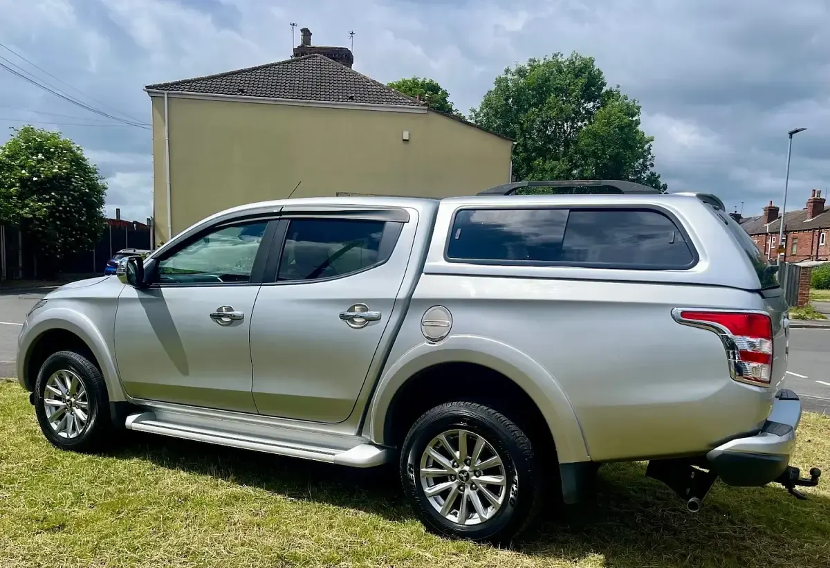 Used Mitsubishi L200 181 HP (133 kW) 2017 Silver Pickup
