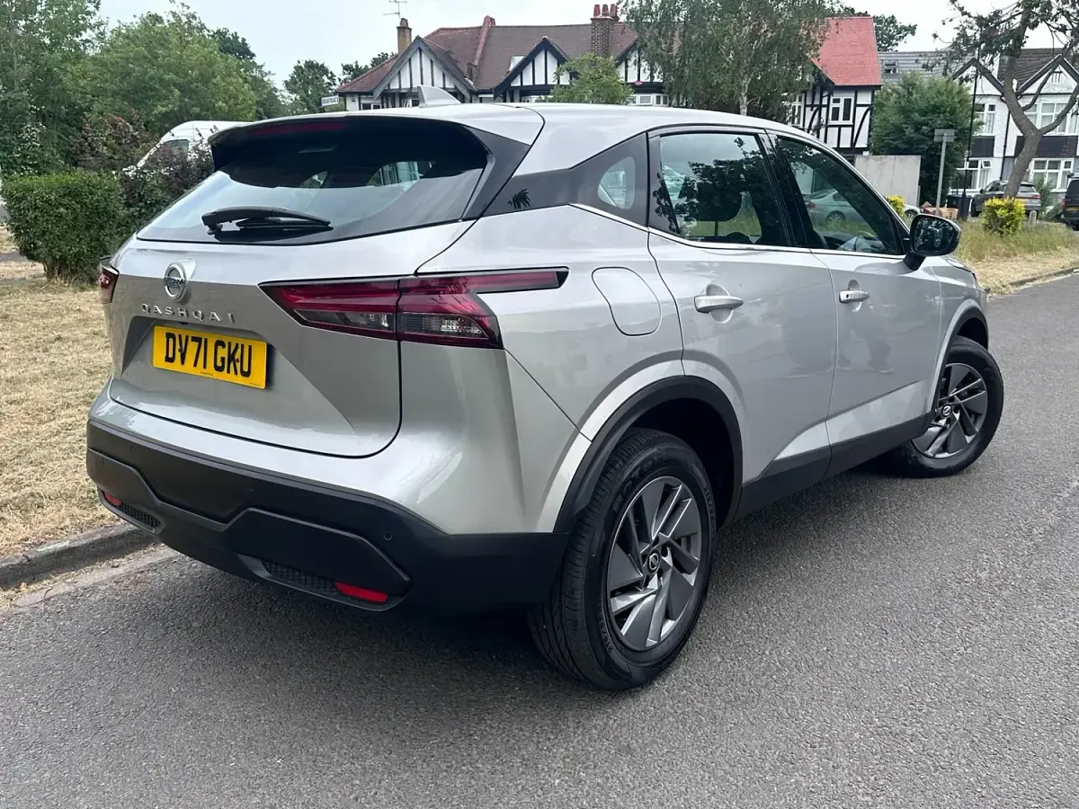 Used Nissan Qashqai Acenta Premium 2021 Silver SUV