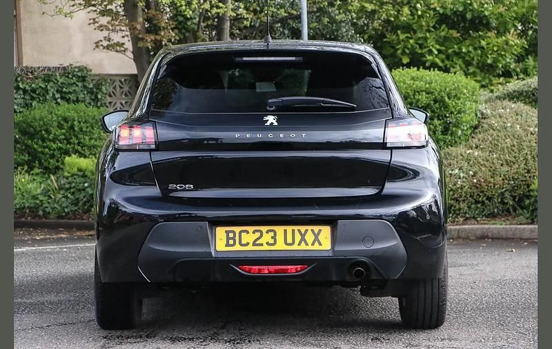 Used Peugeot 208 Active+ 101 HP (74 kW) 2023 Black Hatchback