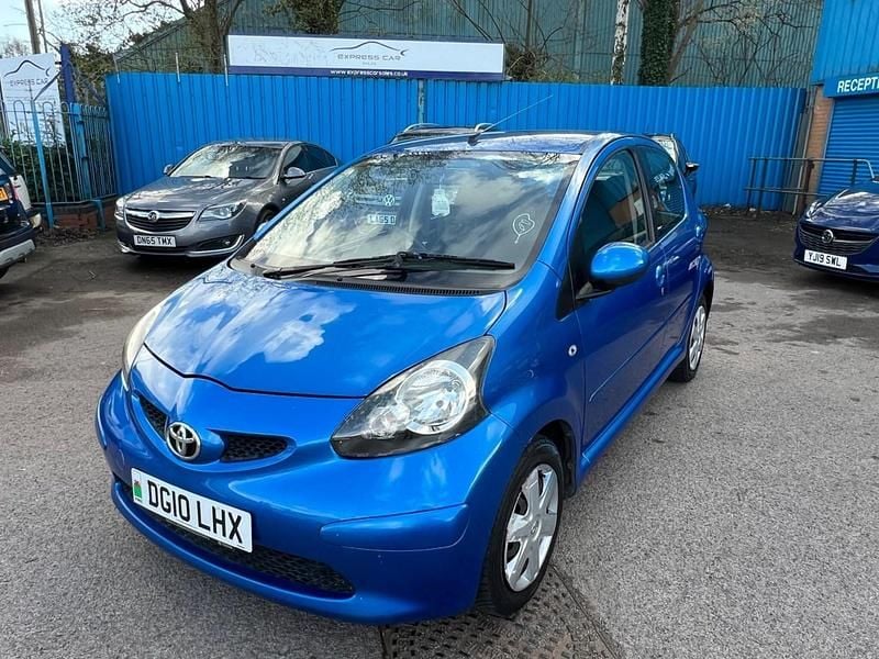 Used Toyota Aygo 67 HP (49 kW) 2010 Blue Hatchback