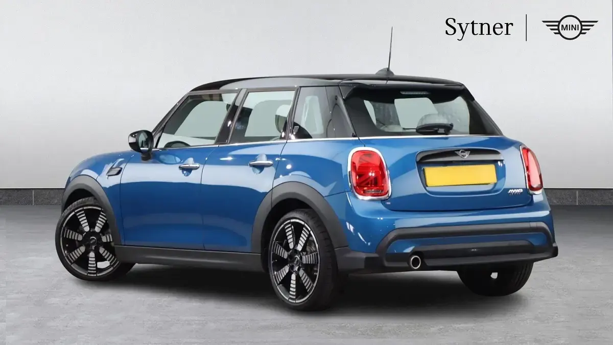 Used Mini Cooper Exclusive 134 HP (98 kW) 2023 Blue Hatchback