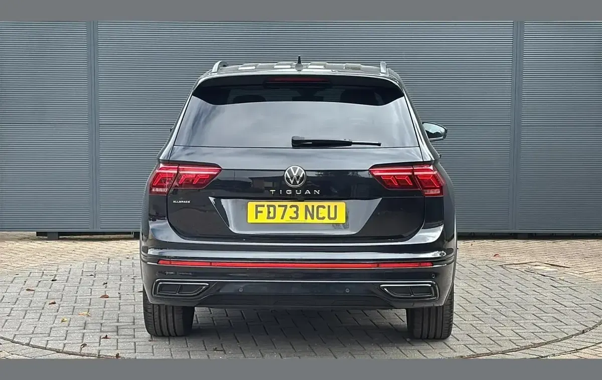 Used VW Tiguan Allspace R-line 150 HP (110 kW) 2023 Black SUV