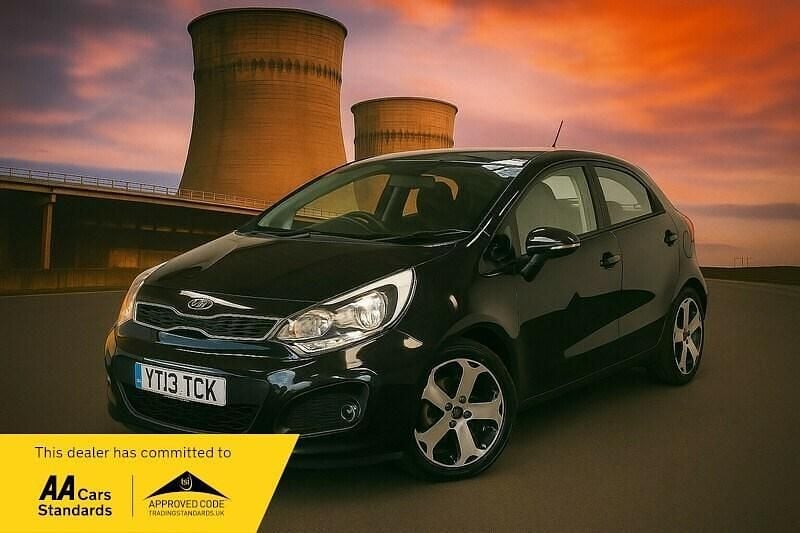 Black Used 2013 Kia Rio 2 Hatchback | £2,790 (Fair price) - Image 1/3