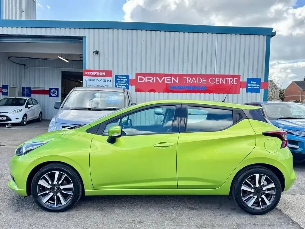Używany Nissan Micra Acenta 71 KM (52 kW) 2018 Zielony Hatchback