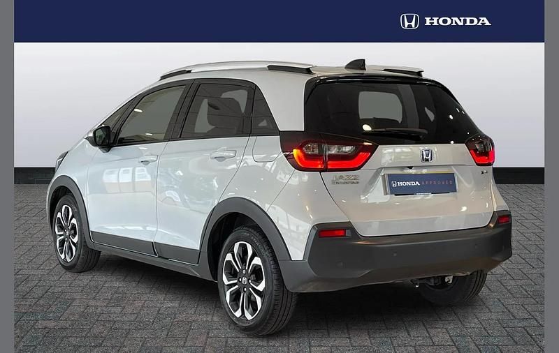 Used Honda Jazz Hybrid 109 HP (80 kW) 2023 White Hatchback