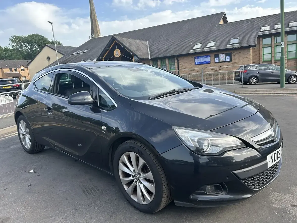 Used Vauxhall Astra GTC SRi 2013 Black Coupe