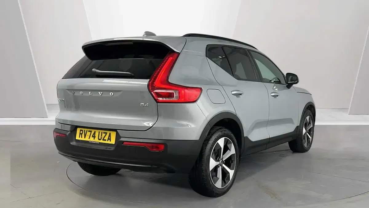 Used Volvo XC40 Plus 194 HP (142 kW) 2025 Grey SUV