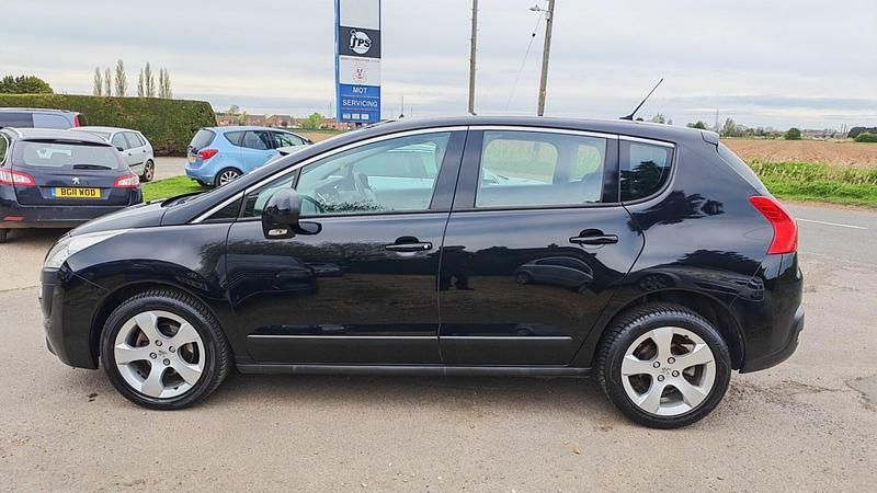 Second-hand Peugeot 3008 Active 2013 Negru Break