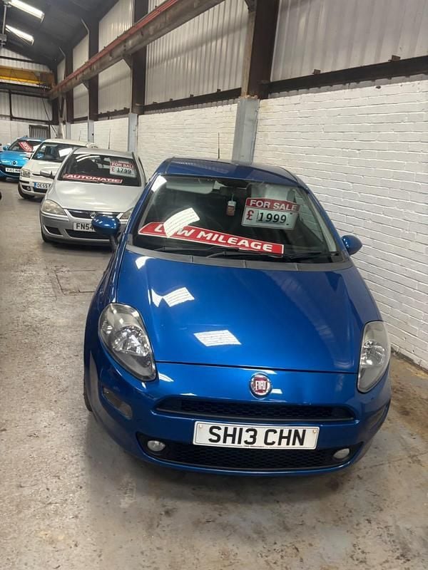 Used Fiat Punto Easy 77 HP (56 kW) 2013 Blue Hatchback