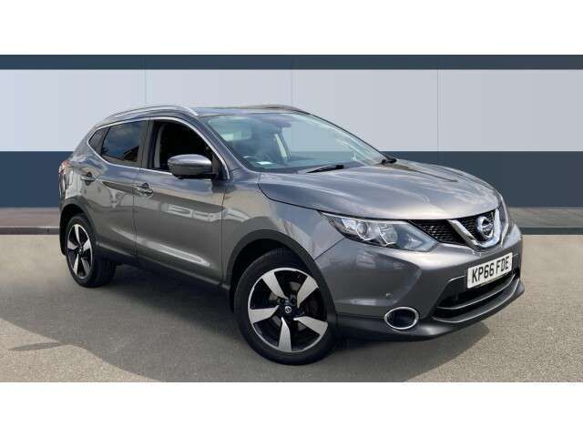 Grey Used 2016 Nissan Qashqai N-Connecta SUV | £8,830 (Fair price) - Image 1/4
