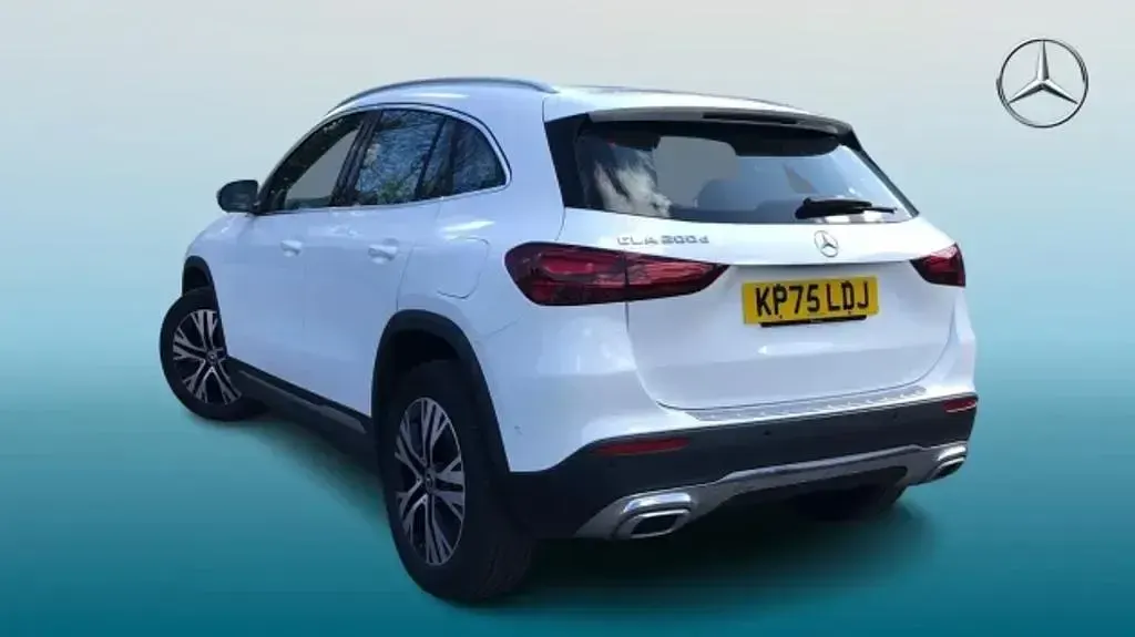 Used Mercedes GLA220 AMG Line Premium Plus 190 HP (139 kW) 2021 Silver SUV