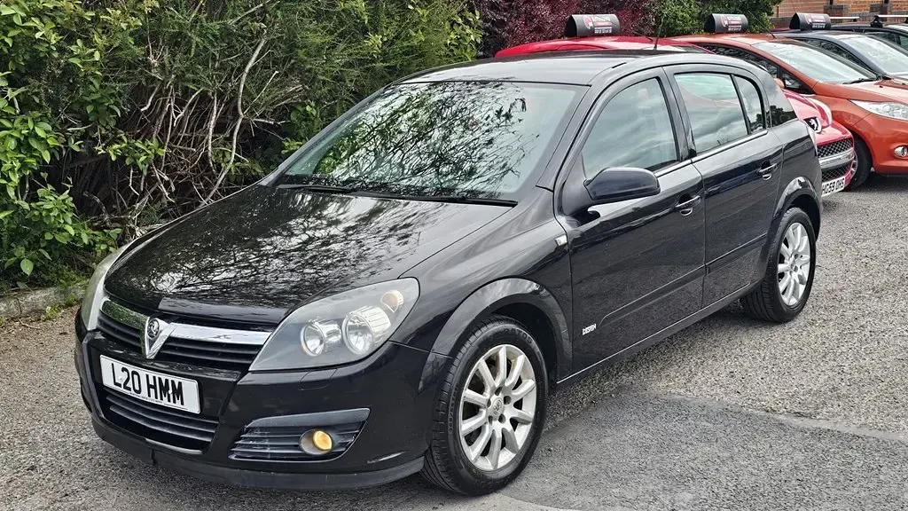 Usado Vauxhall Astra Design Edition 2006 Negro Utilitario
