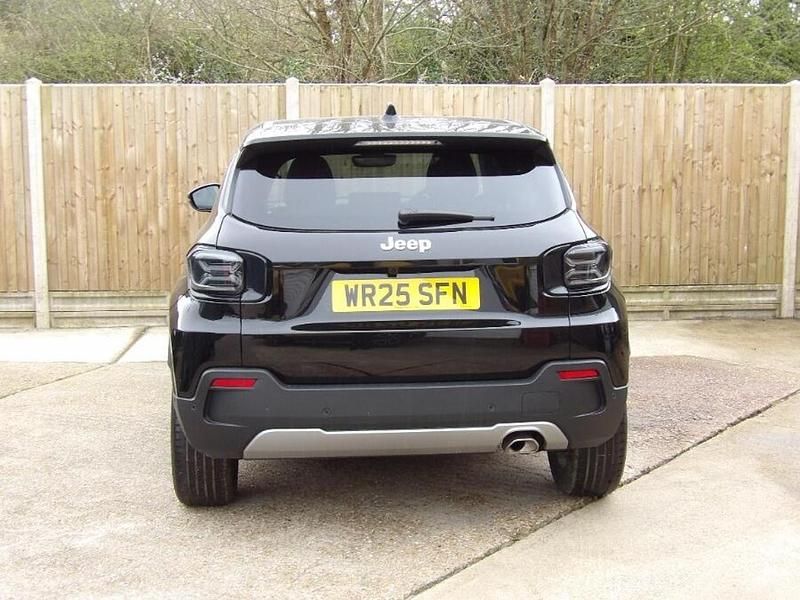 Used Jeep Avenger Summit 100 HP (73 kW) 2025 Red SUV