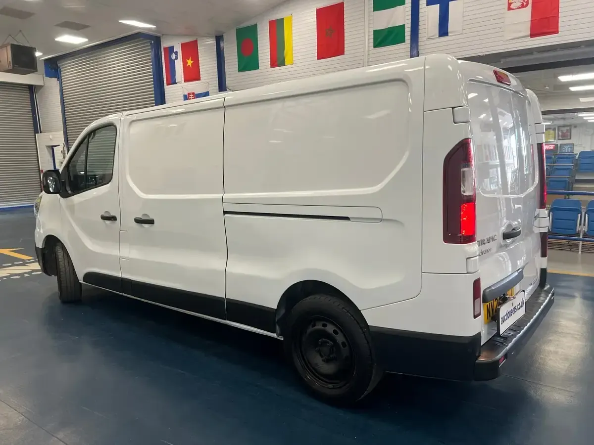 Used Renault Trafic 130 HP (95 kW) 2024 White MPV
