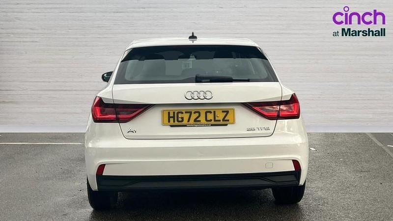 Used Audi A1 Design 95 HP (69 kW) 2022 White SUV