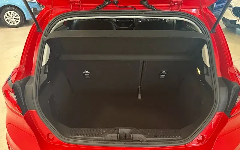 Usado Ford Fiesta Trend 101 CV (74 kW) 2022 Rojo Utilitario