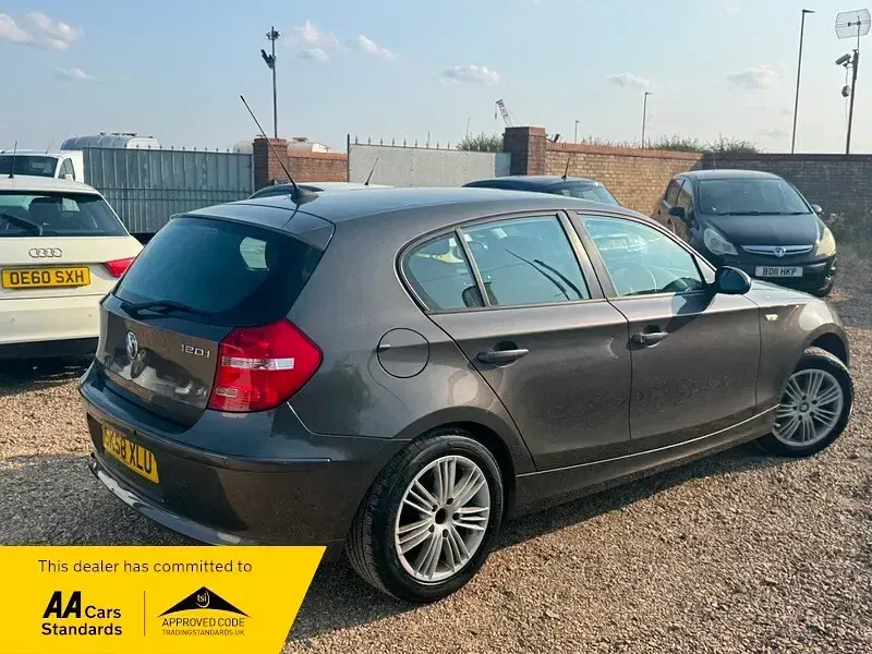 Used BMW 120 2008 Brown Hatchback