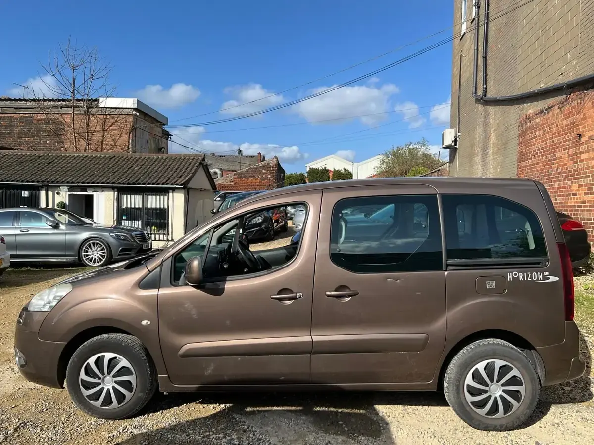 Used Peugeot Partner Tepee S 2013 Brown MPV