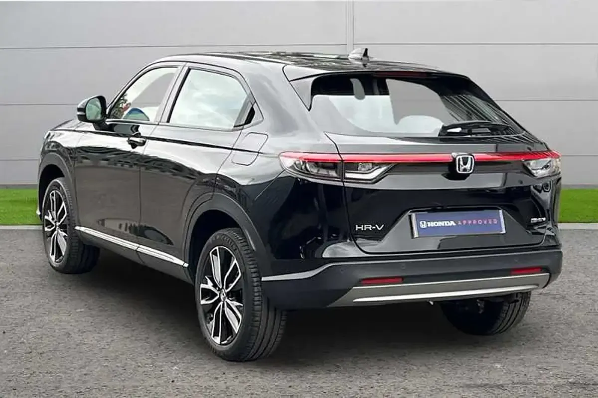 Used Honda HR-V Elegance 131 HP (96 kW) 2023 Crystal black SUV