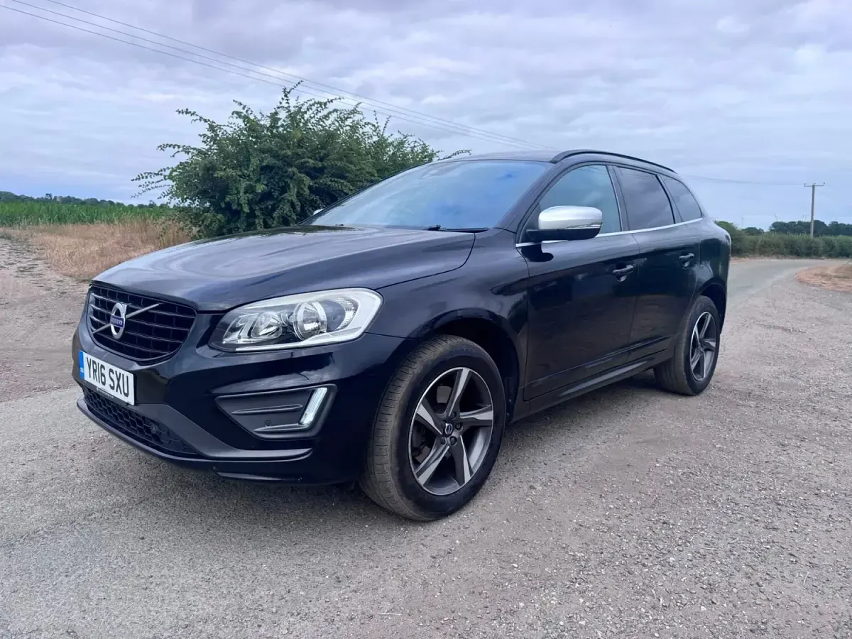 Used Volvo XC60 R-Design 2016 Black SUV