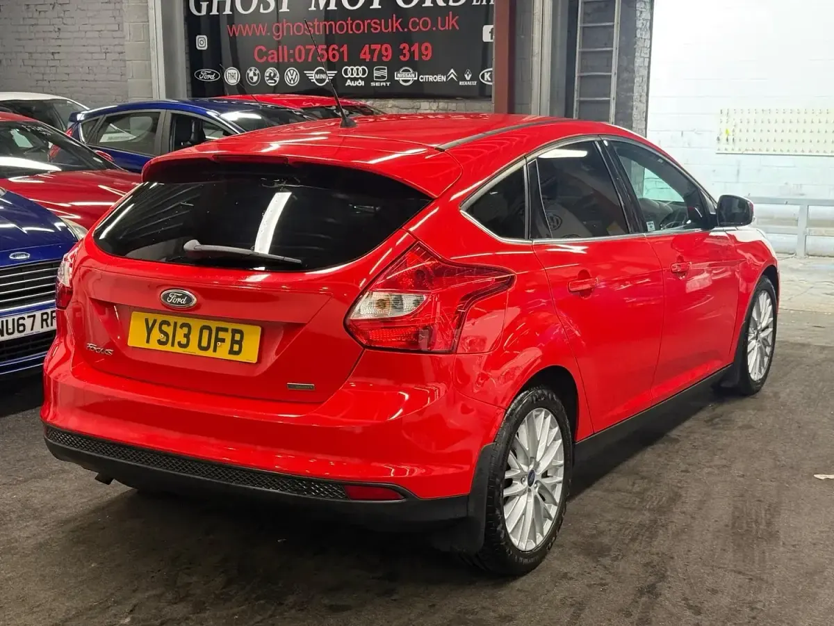 Used Ford Focus Zetec 125 HP (91 kW) 2013 Red Hatchback