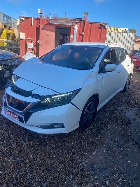 Used Nissan Leaf Acenta 110 kW (150 HP) 2022 White Hatchback