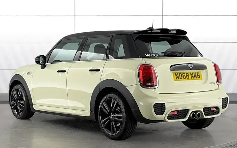 Used Mini Cooper S Hatch 192 HP (141 kW) 2018 White Hatchback