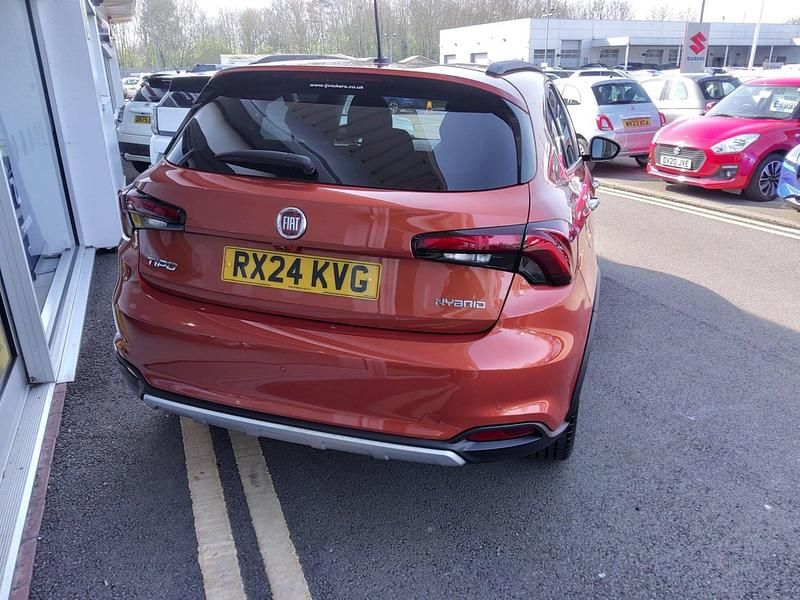 Used Fiat Tipo Cross 2024 Orange Hatchback