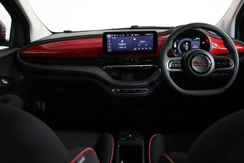 Used Fiat 500e Red 86 kW (118 HP) 2023 Grey Hatchback