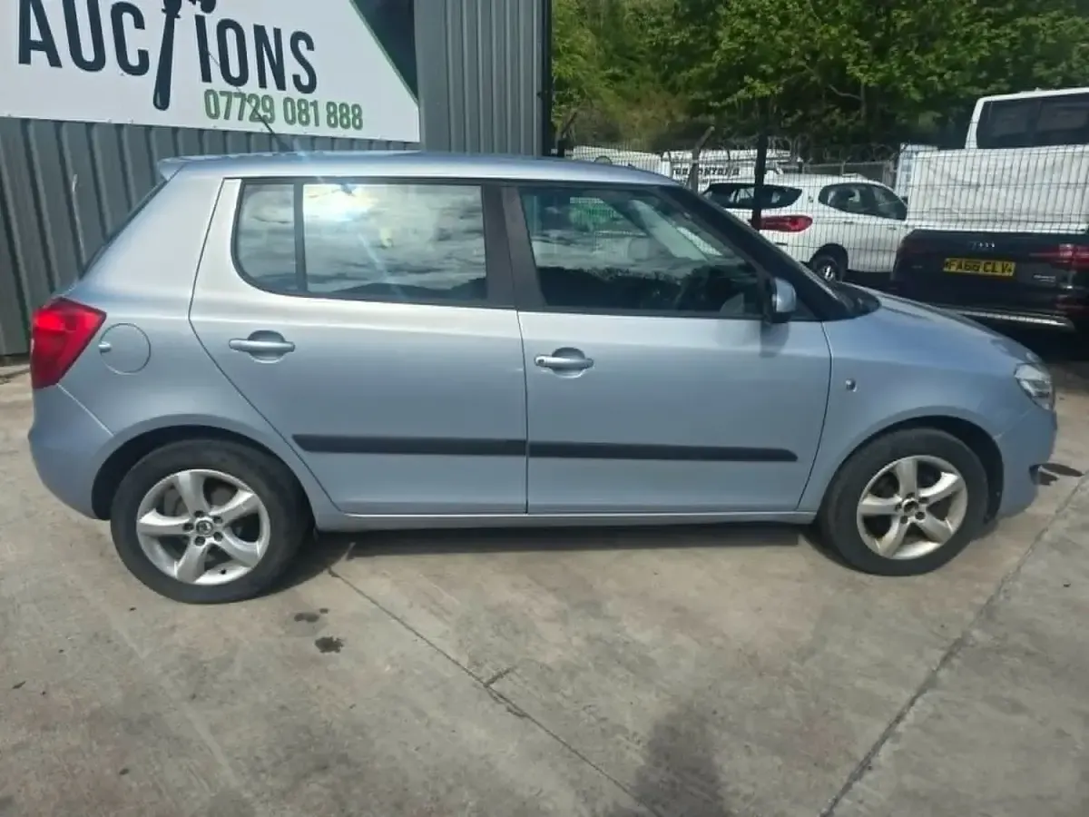 Used Skoda Fabia SE 86 HP (63 kW) 2011 Blue Hatchback
